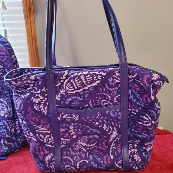 VERA BRADLEY QUILTED BACKPACK, TOTE, WRISTLET, ZIP AROUND WALLET & HAIR SCRUNCHI - Picture 4 of 9